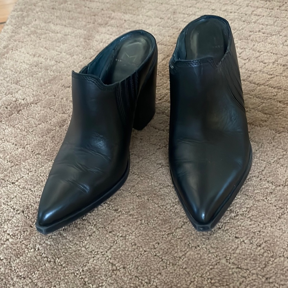 Marc Fisher clogs